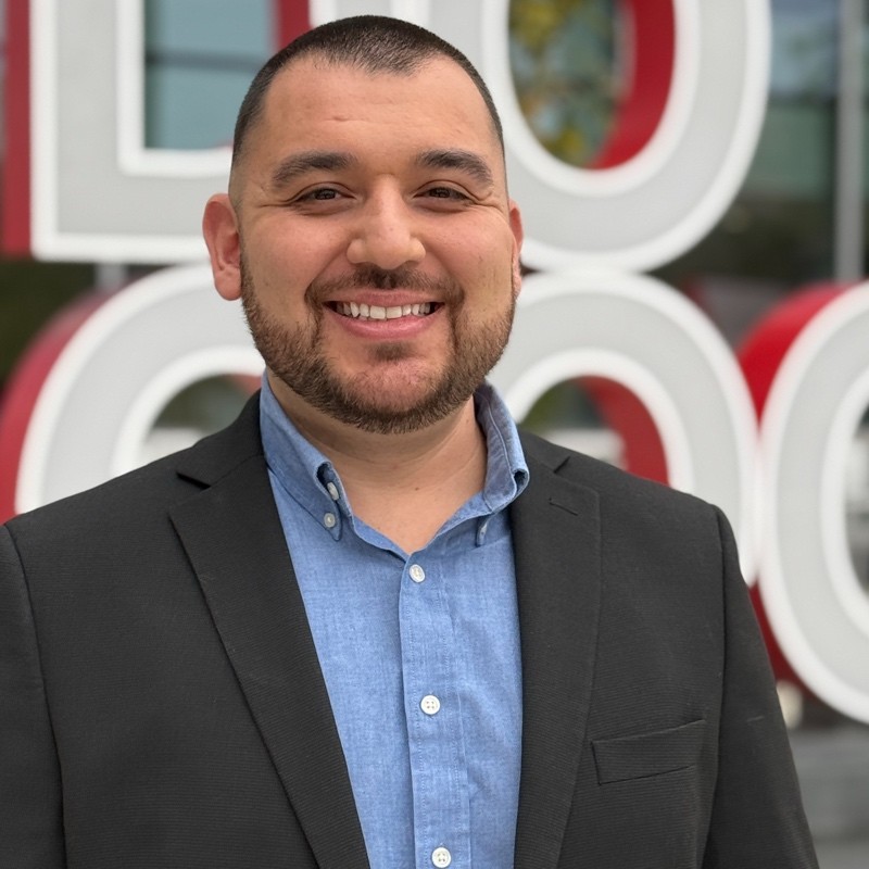 HGLO staff Alfredo Oliveira receives two prestigious awards from American College Personnel Association (ACPA)